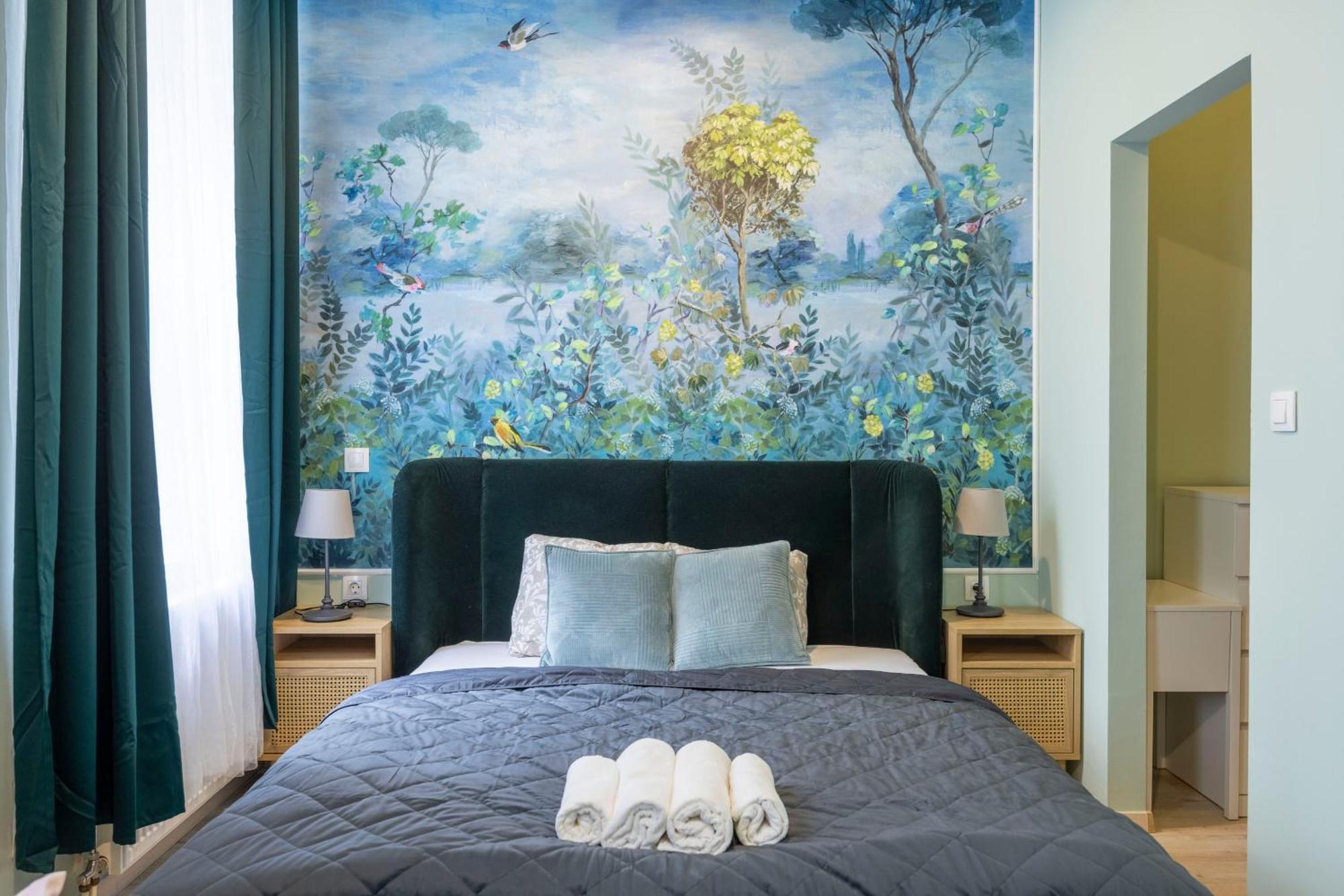 Appartamento Hidden Gem With Terrace On The Andrassy Fashion Road Budapest Esterno foto
