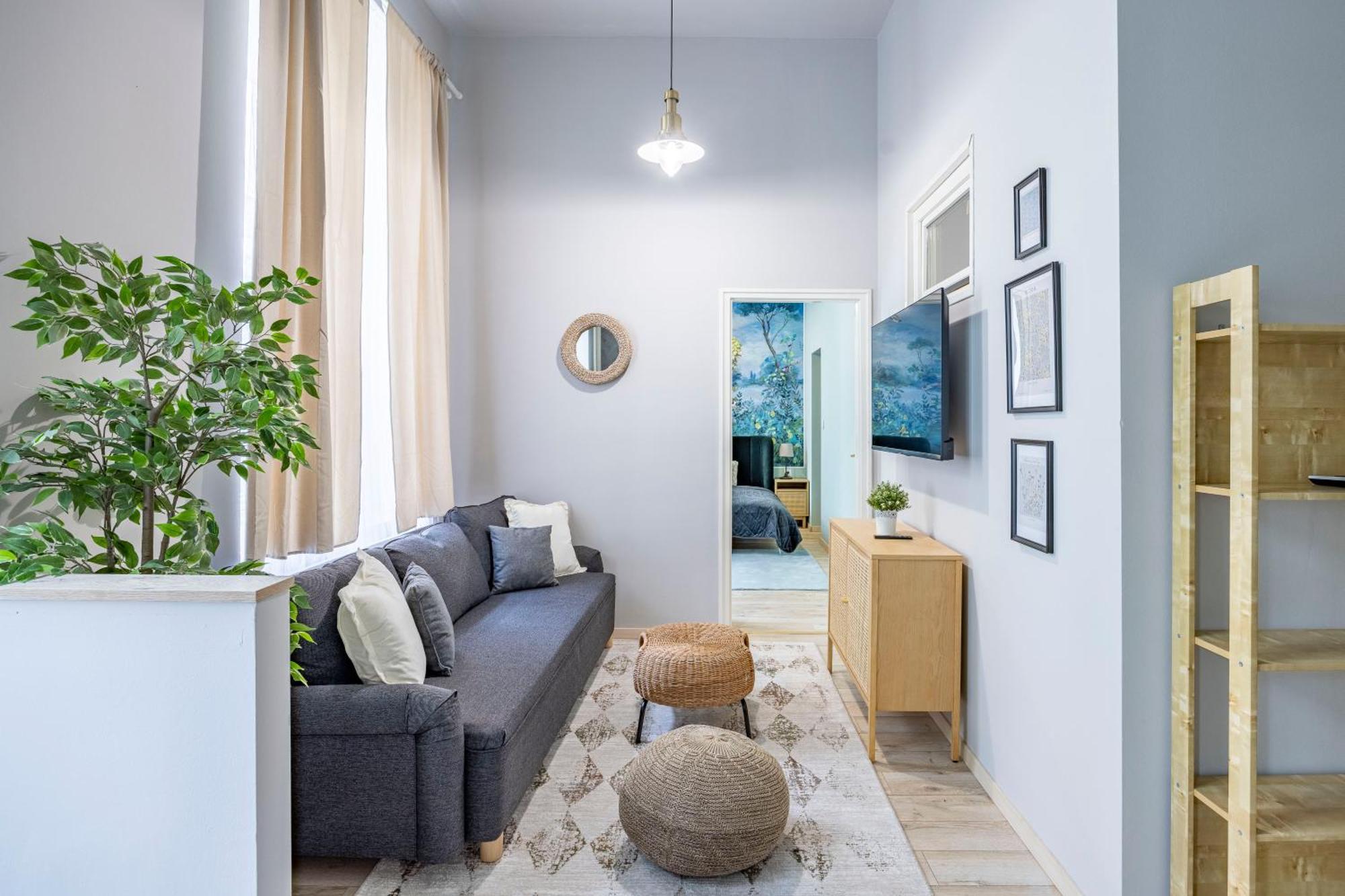Appartamento Hidden Gem With Terrace On The Andrassy Fashion Road Budapest Esterno foto
